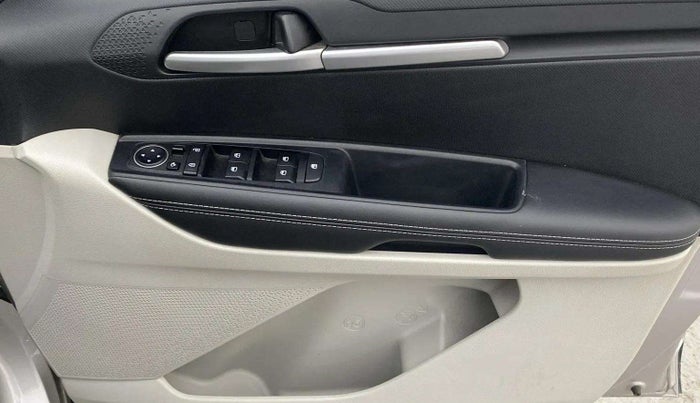 2023 KIA SONET HTX 1.5D IMT, Diesel, Manual, 24,772 km, Driver Side Door Panels Control