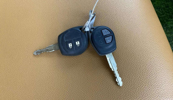 2019 Maruti Dzire VXI, Petrol, Manual, 34,805 km, Key Close Up