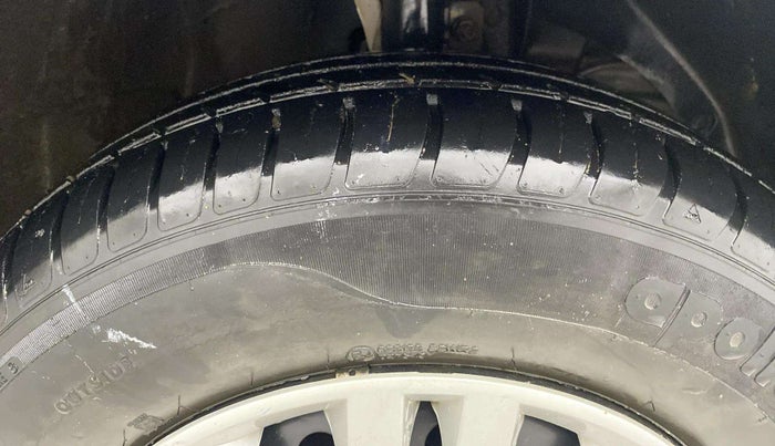 2019 Maruti Dzire VXI, Petrol, Manual, 34,805 km, Right Front Tyre Tread