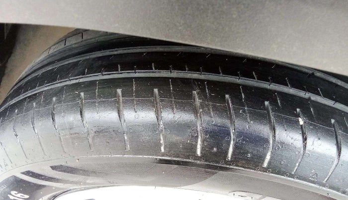 2021 Hyundai Creta E 1.5 PETROL, Petrol, Manual, 83,637 km, Left Front Tyre Tread