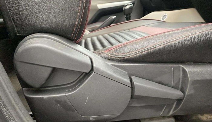 2023 Nissan MAGNITE XV MT, Petrol, Manual, 22,489 km, Driver Side Adjustment Panel