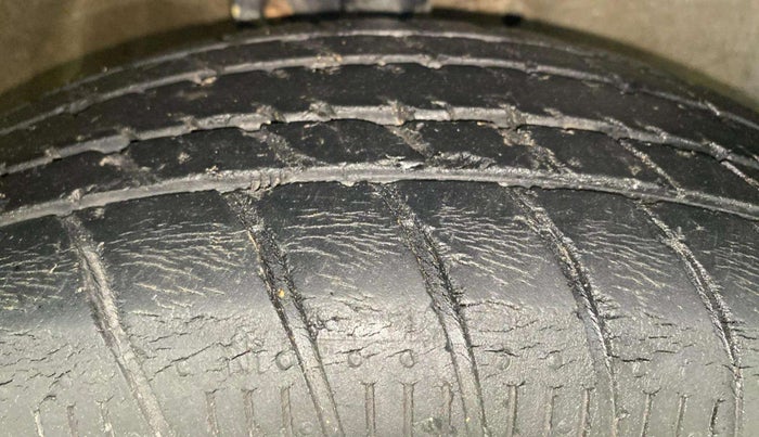 2018 Maruti Celerio VXI AMT, Petrol, Automatic, 32,843 km, Right Front Tyre Tread