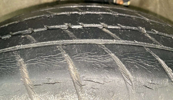 2018 Maruti Celerio VXI AMT, Petrol, Automatic, 32,843 km, Left Front Tyre Tread
