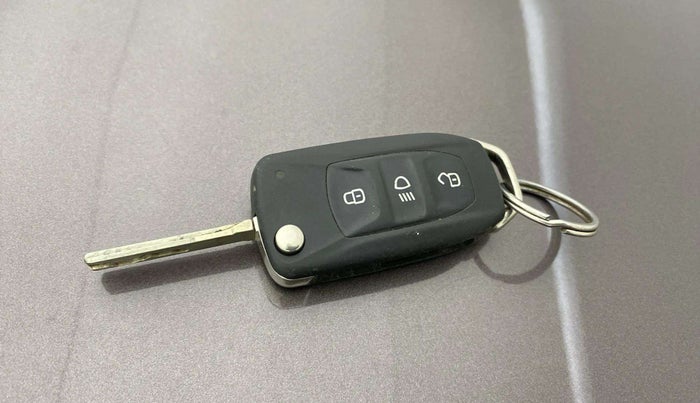 2019 Tata Tiago XZ PLUS PETROL, Petrol, Manual, 27,234 km, Key Close Up
