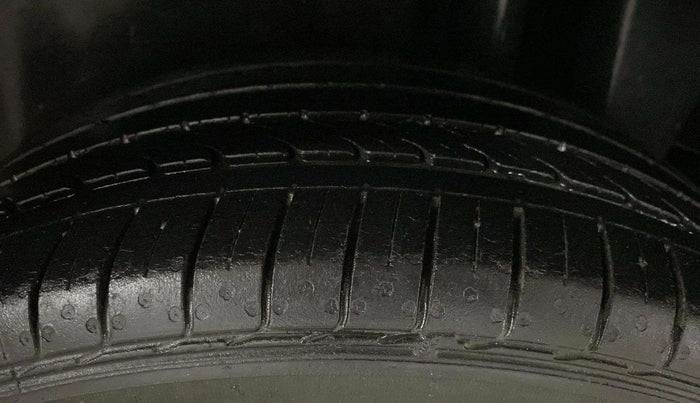 2020 Maruti Ciaz ALPHA  AT 1.5 SHVS PETROL, Petrol, Automatic, 43,261 km, Left Rear Tyre Tread