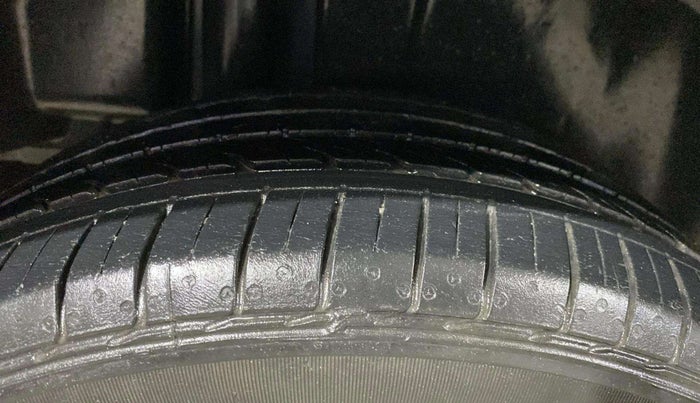 2020 Maruti Ciaz ALPHA  AT 1.5 SHVS PETROL, Petrol, Automatic, 43,261 km, Right Rear Tyre Tread