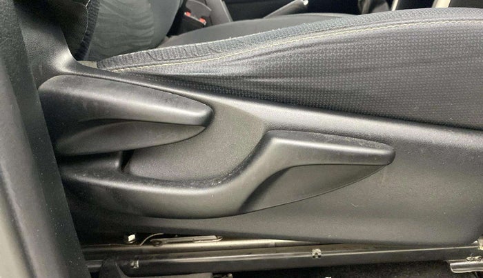 2018 Toyota Innova Crysta 2.7 VX 7 STR, Petrol, Manual, 51,840 km, Driver Side Adjustment Panel