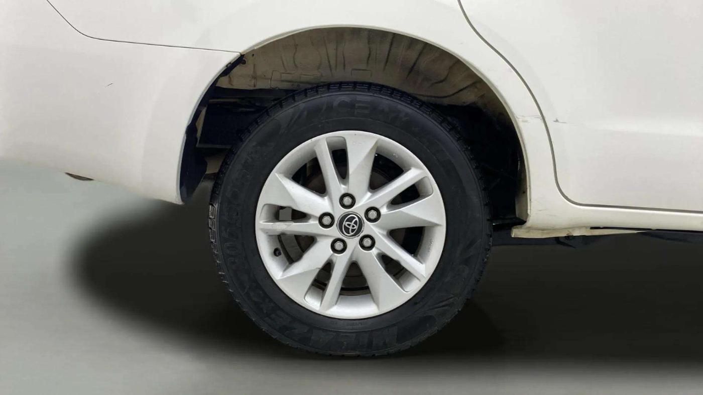 2018 Toyota Innova Crysta 2.7 VX 7 STR, Petrol, Manual, 51,840 km, Right Rear Wheel