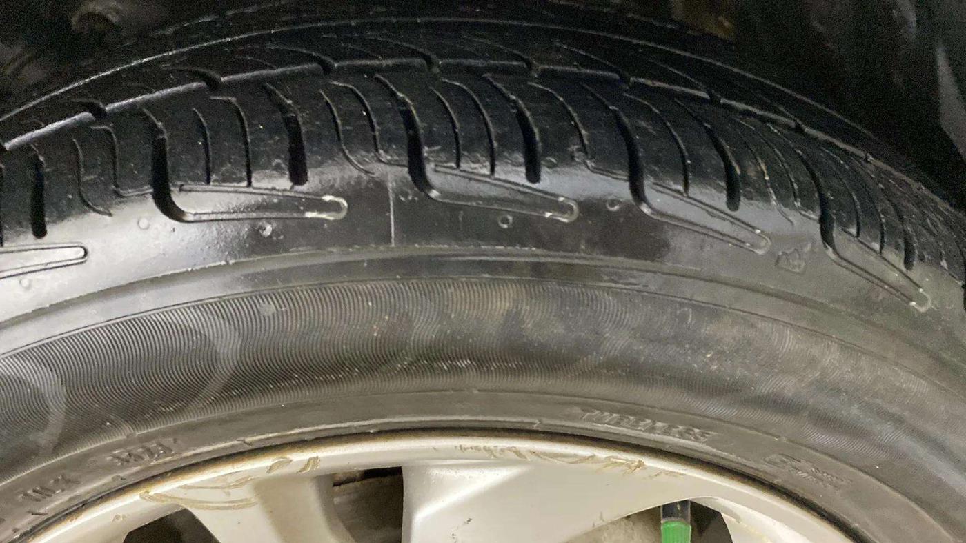 2018 Honda Amaze 1.2L I-VTEC VX, Petrol, Manual, 83,086 km, Right Rear Tyre Tread