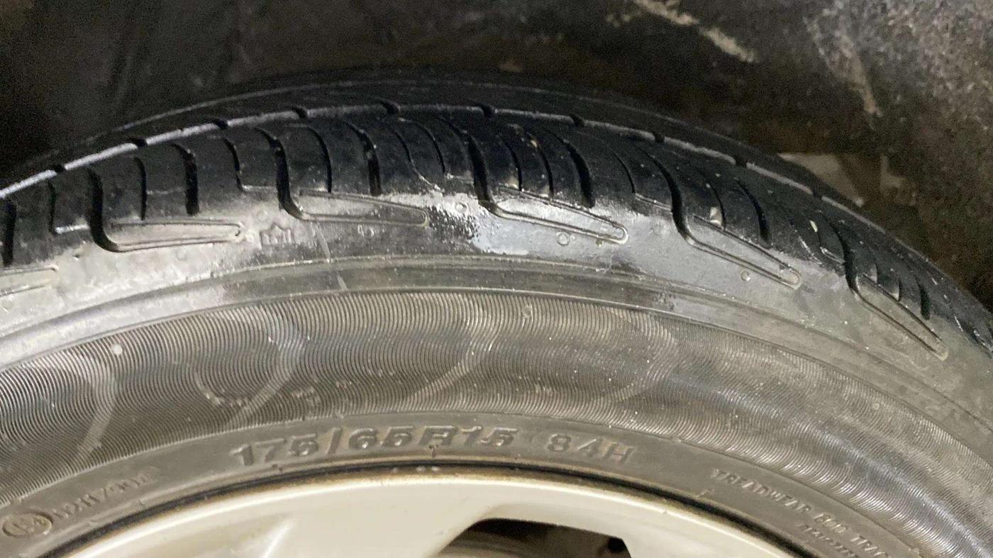 2018 Honda Amaze 1.2L I-VTEC VX, Petrol, Manual, 83,086 km, Right Front Tyre Tread