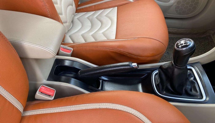 2022 Maruti Ciaz ZETA 1.5 SHVS MT PETROL, Petrol, Manual, 32,633 km, Gear Lever