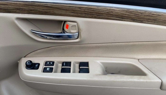 2022 Maruti Ciaz ZETA 1.5 SHVS MT PETROL, Petrol, Manual, 32,633 km, Driver Side Door Panels Control
