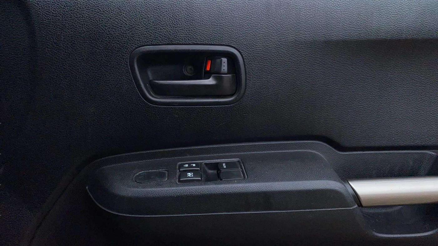 2019 Maruti IGNIS SIGMA 1.2, Petrol, Manual, 44,679 km, Driver Side Door Panels Control