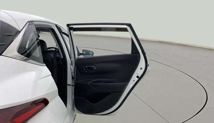 2023 Hyundai NEW I20 SPORTZ 1.2 MT, Petrol, Manual, 9,098 km, RHS Rear Door