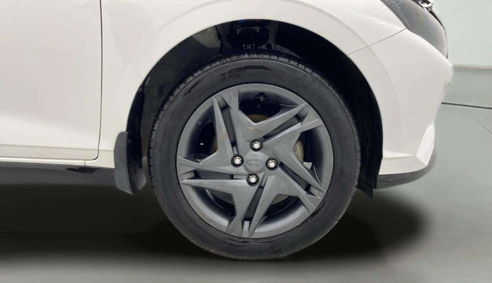 2023 Hyundai NEW I20 SPORTZ 1.2 MT, Petrol, Manual, 9,098 km, Right Front Wheel