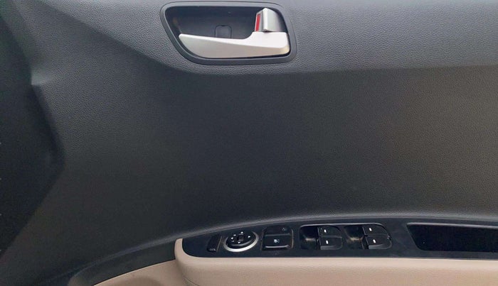 2018 Hyundai Grand i10 SPORTZ 1.2 KAPPA VTVT, CNG, Manual, 74,030 km, Driver Side Door Panels Control