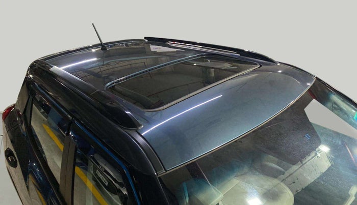 2020 Mahindra XUV300 W8 (O) 1.2 PETROL, Petrol, Manual, 24,687 km, Roof