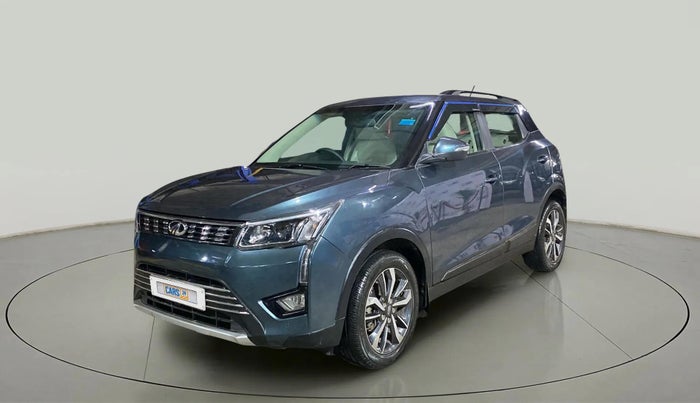 2020 Mahindra XUV300 W8 (O) 1.2 PETROL, Petrol, Manual, 24,687 km, Left Front Diagonal