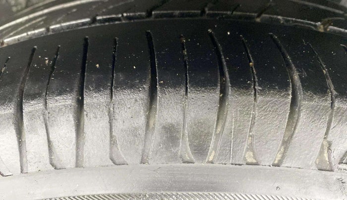 2016 Honda Amaze 1.2L I-VTEC VX, CNG, Manual, 53,514 km, Left Front Tyre Tread