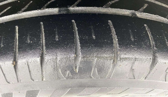 2016 Honda Amaze 1.2L I-VTEC VX, CNG, Manual, 53,514 km, Right Front Tyre Tread