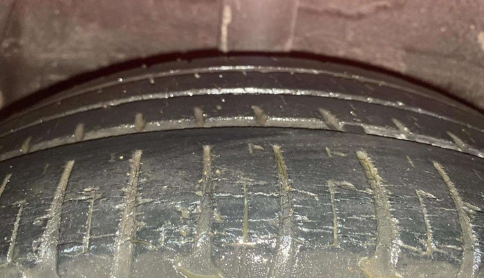 2015 Hyundai Xcent S 1.2, Petrol, Manual, 36,977 km, Right Rear Tyre Tread