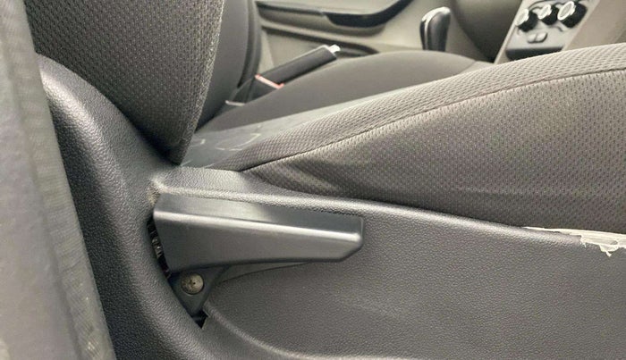 2016 Tata Tiago XT PETROL, Petrol, Manual, 50,268 km, Driver Side Adjustment Panel