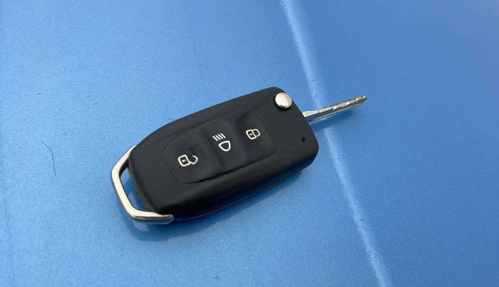 2016 Tata Tiago XT PETROL, Petrol, Manual, 50,268 km, Key Close Up