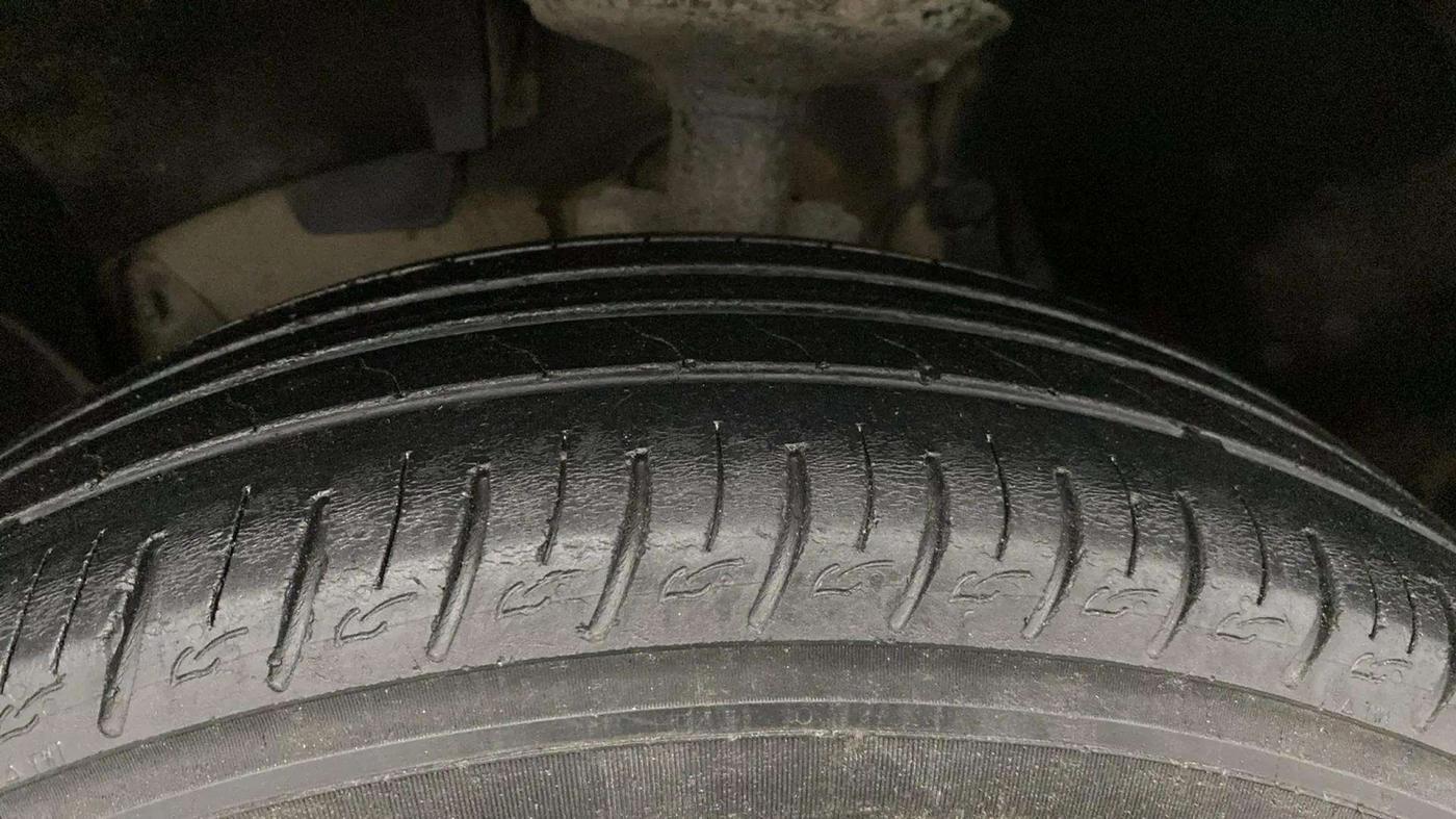 2015 Renault Duster 110 PS RXL DIESEL, Diesel, Manual, 58,263 km, Left Front Tyre Tread