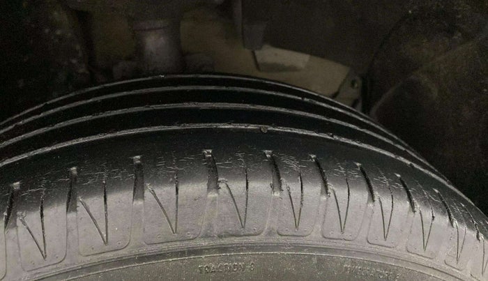 2015 Renault Duster 110 PS RXL DIESEL, Diesel, Manual, 58,263 km, Right Front Tyre Tread