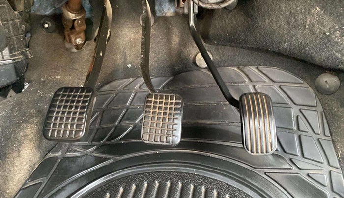 2017 Tata Tiago XE PETROL, CNG, Manual, 68,509 km, Pedals