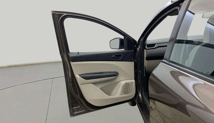 2022 Renault TRIBER RXT LIMITED EDITION, Petrol, Manual, 21,071 km, LHS Front Door