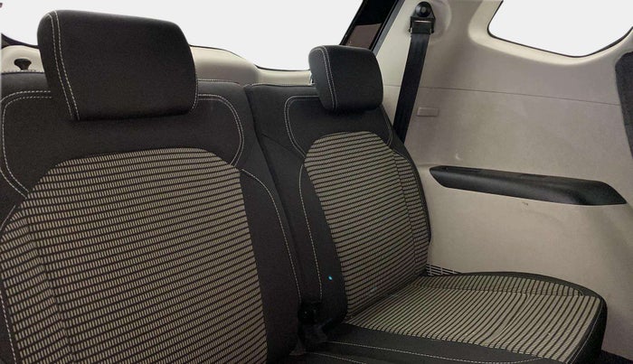 2022 Renault TRIBER RXT LIMITED EDITION, Petrol, Manual, 21,071 km, Third Seat Row ( optional )