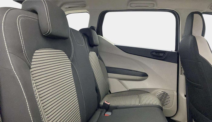 2022 Renault TRIBER RXT LIMITED EDITION, Petrol, Manual, 21,071 km, Right Side Rear Door Cabin