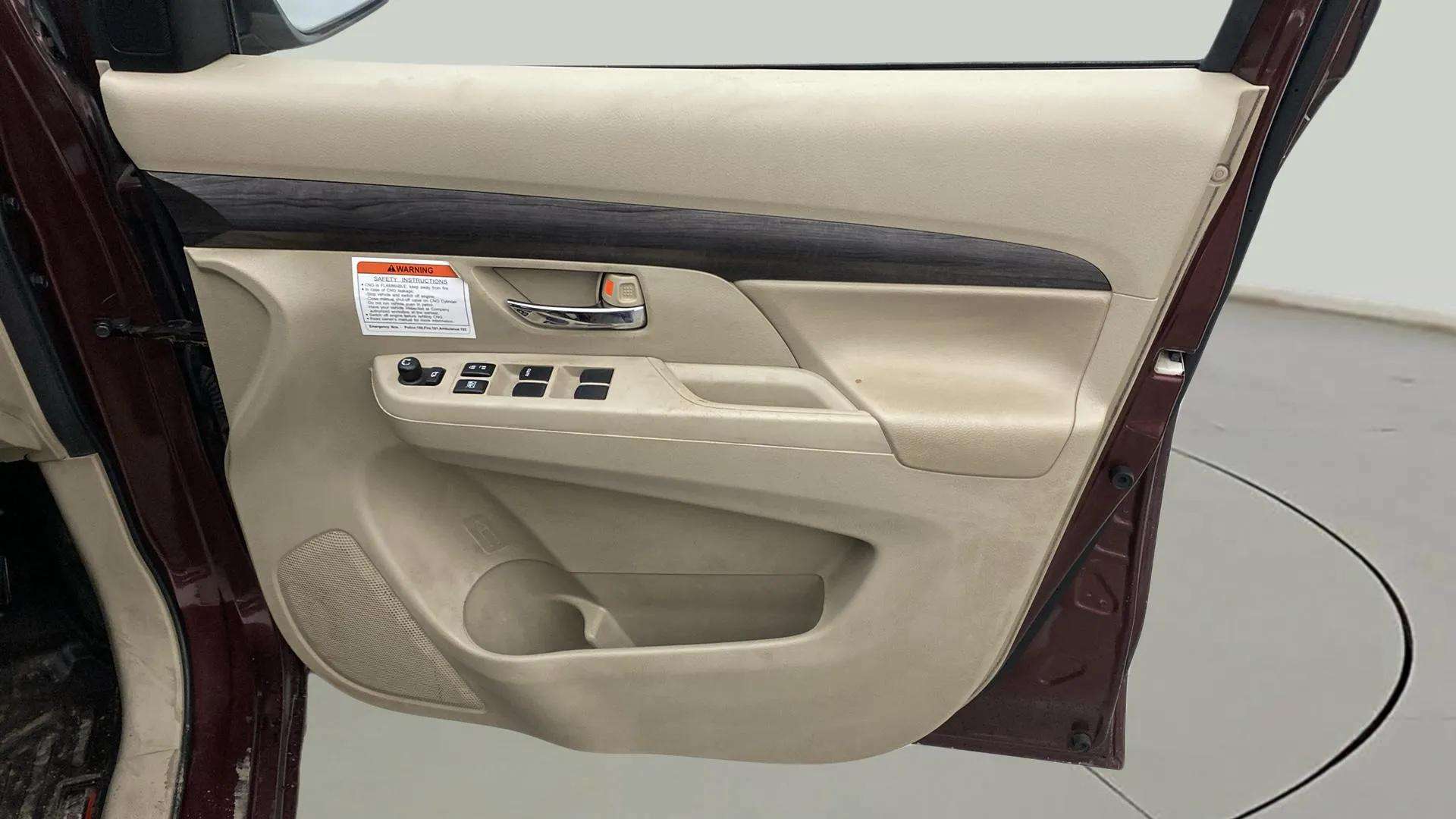Driver-side-door-panel-control-39