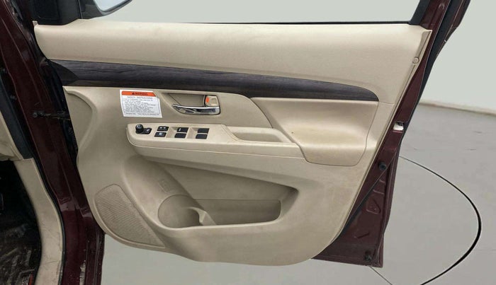 2022 Maruti Ertiga ZXI (O) CNG, CNG, Manual, 39,364 km, Driver Side Door Panels Control
