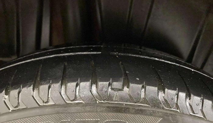 2022 Maruti Ertiga ZXI (O) CNG, CNG, Manual, 39,364 km, Right Rear Tyre Tread