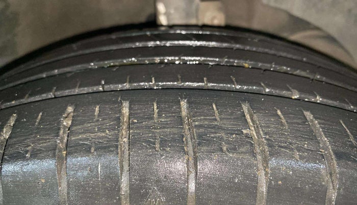 2018 Maruti Baleno ALPHA PETROL 1.2, Petrol, Manual, 33,530 km, Right Front Tyre Tread