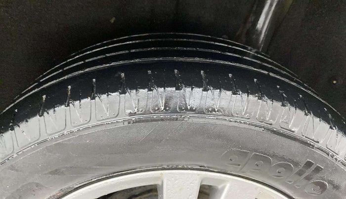 2016 Maruti Vitara Brezza ZDI PLUS, Diesel, Manual, 71,908 km, Left Rear Tyre Tread