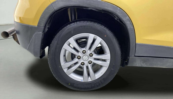 2016 Maruti Vitara Brezza ZDI PLUS, Diesel, Manual, 71,908 km, Right Rear Wheel