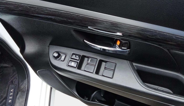 2022 Maruti XL6 ZETA MT, Petrol, Manual, 45,106 km, Driver Side Door Panels Control