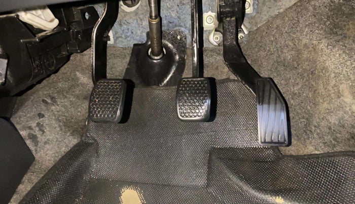 2019 Maruti Alto 800 LXI, Petrol, Manual, 64,144 km, Pedals