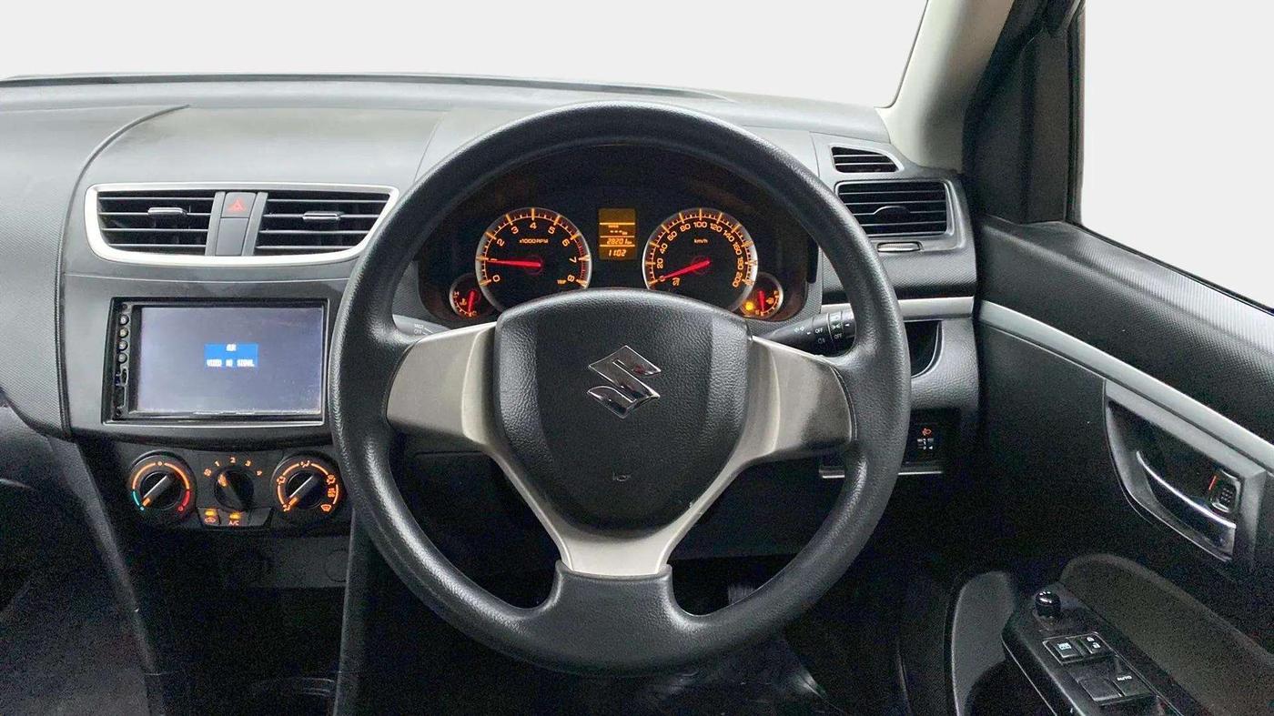 2014 Maruti Swift VXI, Petrol, Manual, 28,193 km, Steering Wheel Close Up