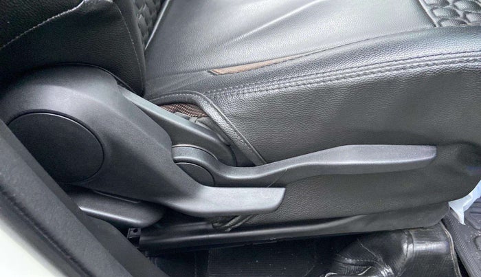 2023 Maruti BREZZA ZXI SMART HYBRID , Petrol, Manual, 29,522 km, Driver Side Adjustment Panel