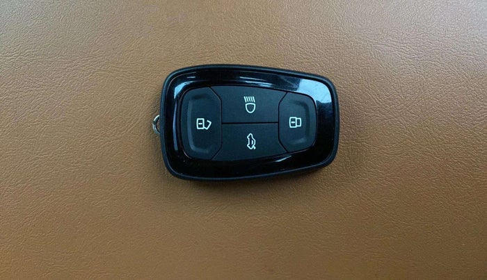 2020 Tata NEXON XZ PLUS PETROL, Petrol, Manual, 54,855 km, Key Close Up