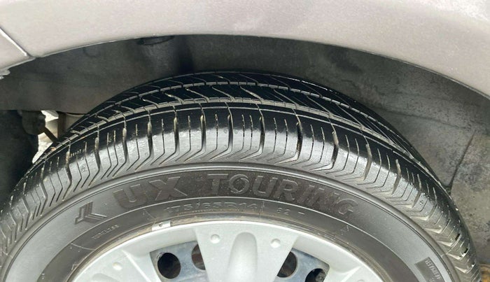 2015 Honda Brio S MT, Petrol, Manual, 78,193 km, Right Front Tyre Tread