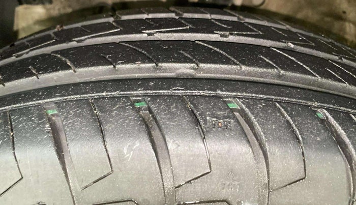 2015 Maruti Swift Dzire VXI, Petrol, Manual, 78,339 km, Left Front Tyre Tread