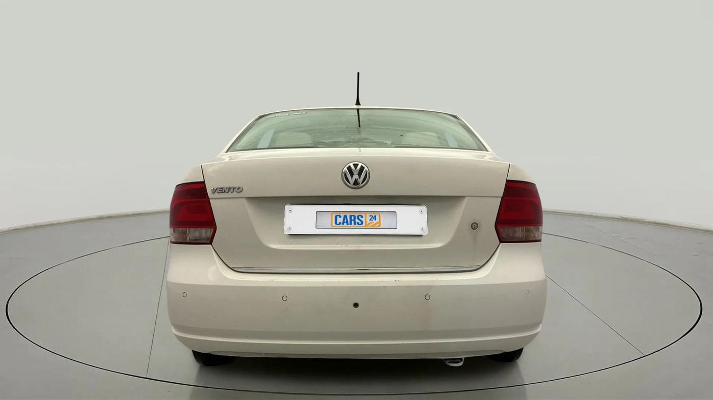 2014 Volkswagen Vento HIGHLINE 1.6 MPI, Petrol, Manual, 87,391 km, Back/Rear
