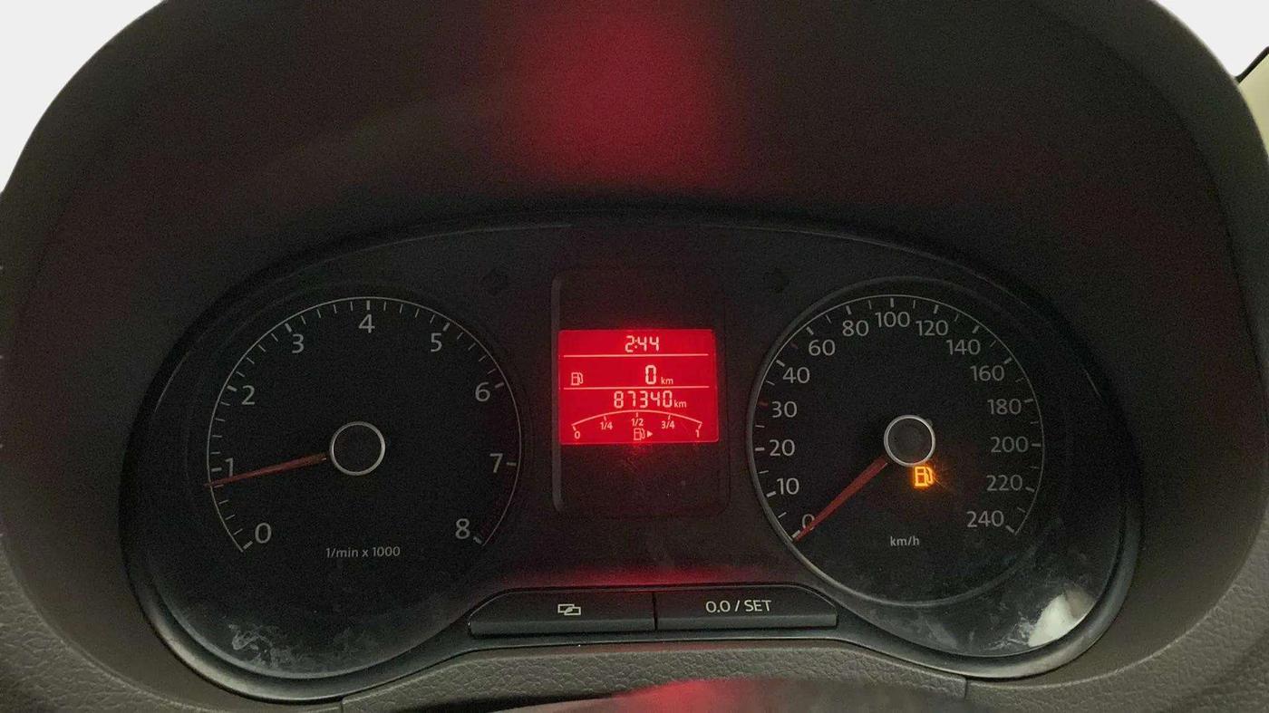 2014 Volkswagen Vento HIGHLINE 1.6 MPI, Petrol, Manual, 87,391 km, Odometer Image