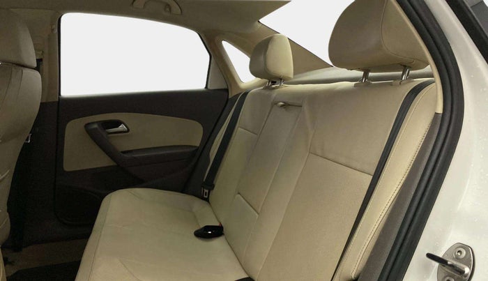 2014 Volkswagen Vento HIGHLINE 1.6 MPI, Petrol, Manual, 87,307 km, Right Side Rear Door Cabin