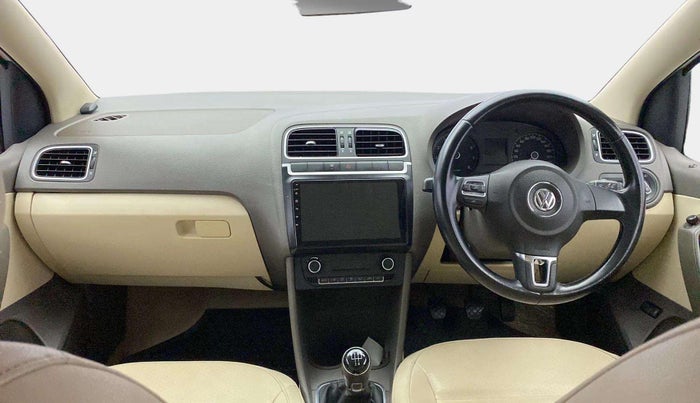 2014 Volkswagen Vento HIGHLINE 1.6 MPI, Petrol, Manual, 87,307 km, Dashboard